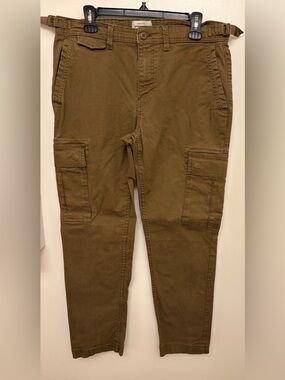 Men's Slim Cargo Pants in Olive Brown